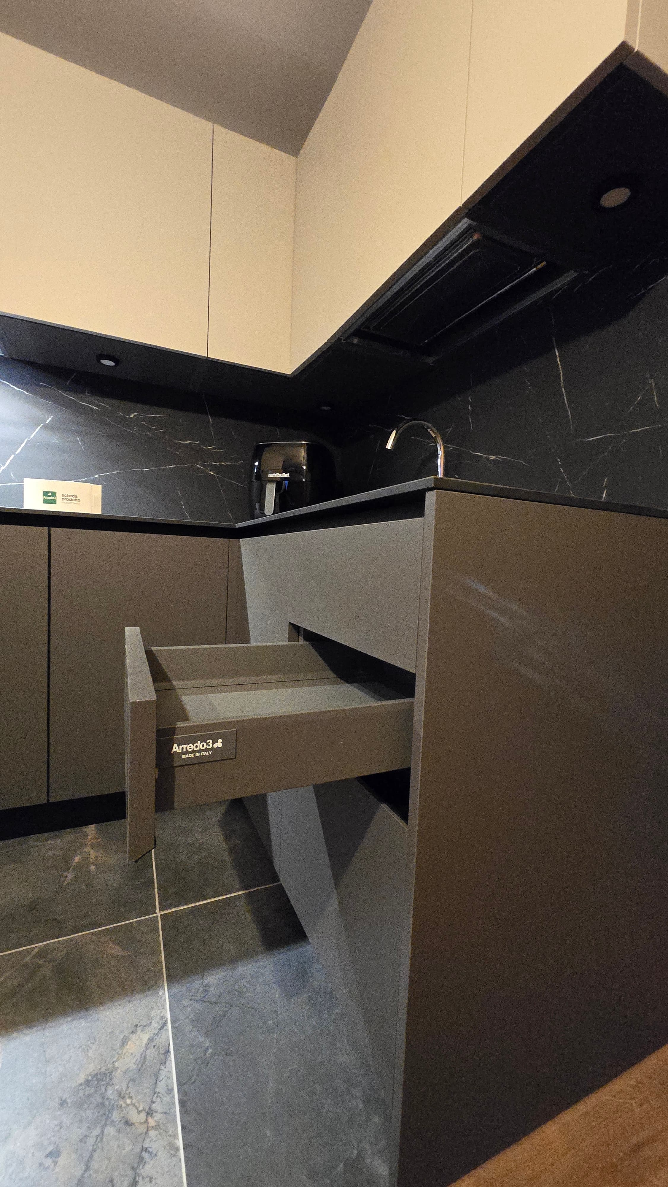 un plan de trvaille blanc