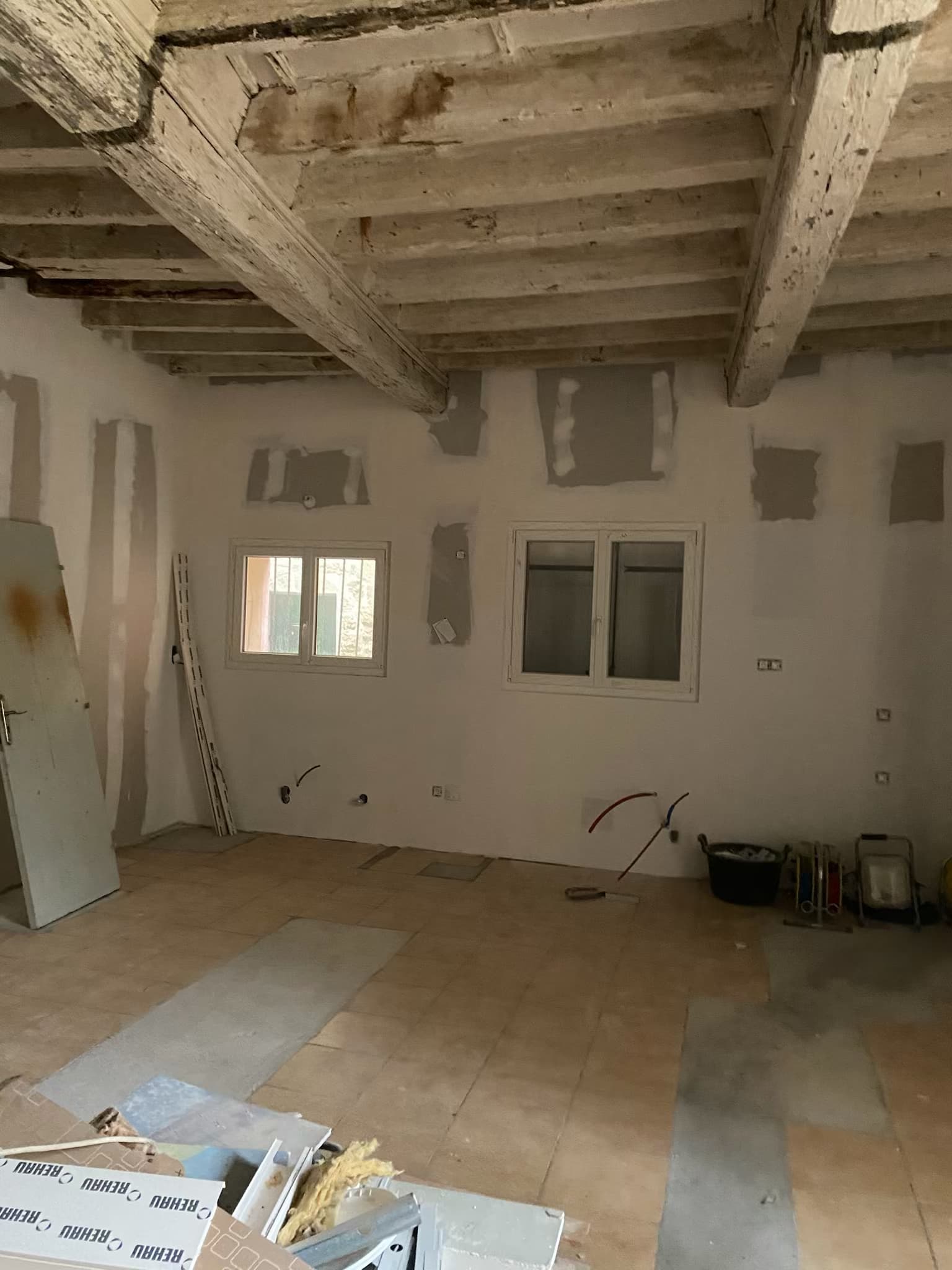 une cuisine simple et elegante. – avant